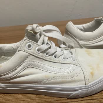 Vans Ayakkabıda Renk Değişimi Ve Yetersiz Garanti Bilgilendirmesi