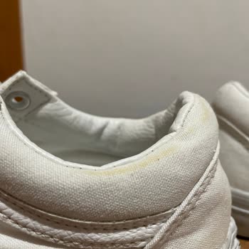 Vans Ayakkabıda Renk Değişimi Ve Yetersiz Garanti Bilgilendirmesi