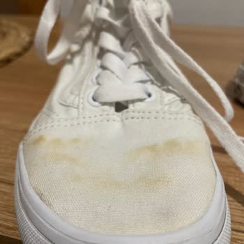 Vans Ayakkabıda Renk Değişimi Ve Yetersiz Garanti Bilgilendirmesi