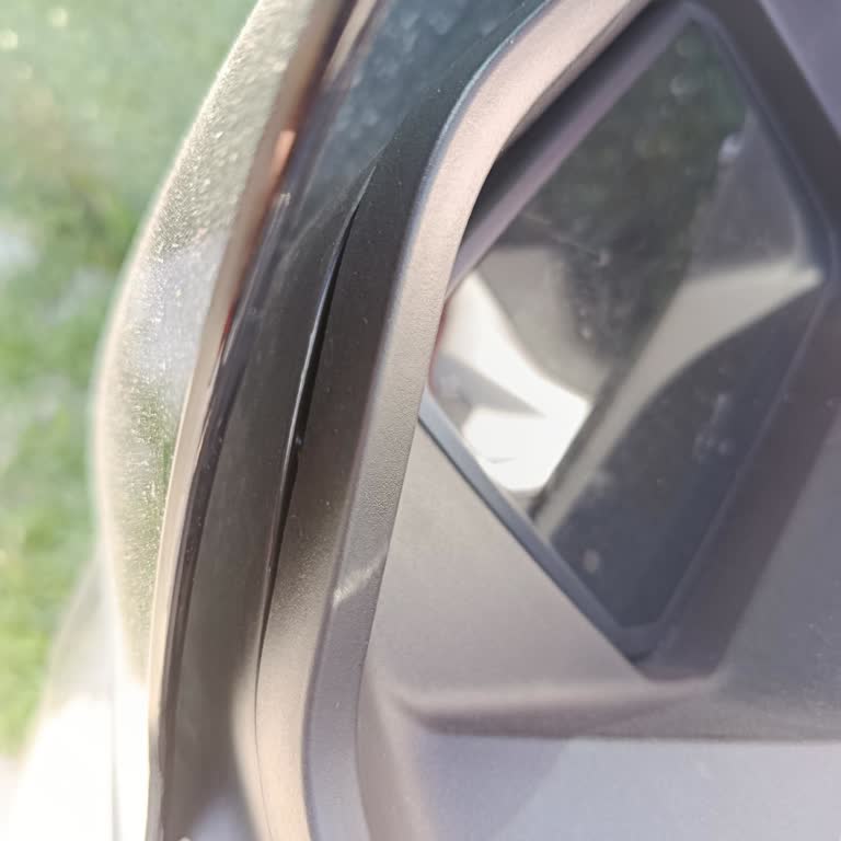 Yeni Alınan Araçta Ekran Parçası Kırılması Ve Yaygın Sorun