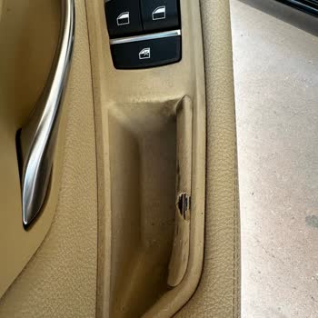 BMW 5.20i Kapı Tutamağı Silerken Kırıldı, Kaliteye Yakışmıyor