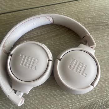 Kulaklık Pedlerinde Soyulma ve Kullanım Sorunu