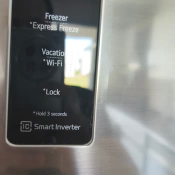 LG Buzdolabı Kapağı Hasarlı Ve Değişim Süreci Sorunlu