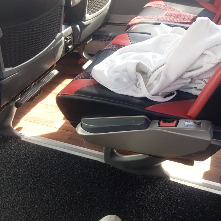 Muavin İlgisizliği Ve Yetersiz Hizmetle Karşılaştım