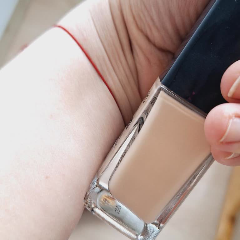 Mağaza Işığında Yanlış Fondöten Rengi Seçimi Mağduriyeti