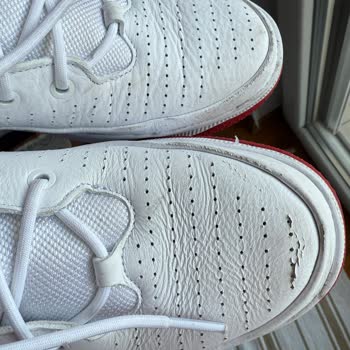 Kısa Sürede Yıpranan Ayakkabı Ve İlgisiz Müşteri Hizmetleriyle Yaşanan Mağduriyet