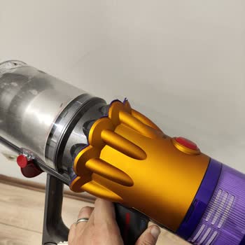 Dyson V12 Süpürgede Contaların Deformasyonu ve Servis Desteği Sorunu