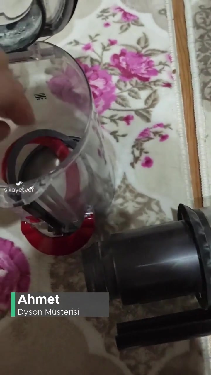 Dyson Süpürgeden Kırmızı Gri Küçük Parçalar Çıktı! videonun kapak resmi