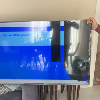 Media Markt Teslim Edilen TV Kırık Çıktı, Çözüm Bekliyorum