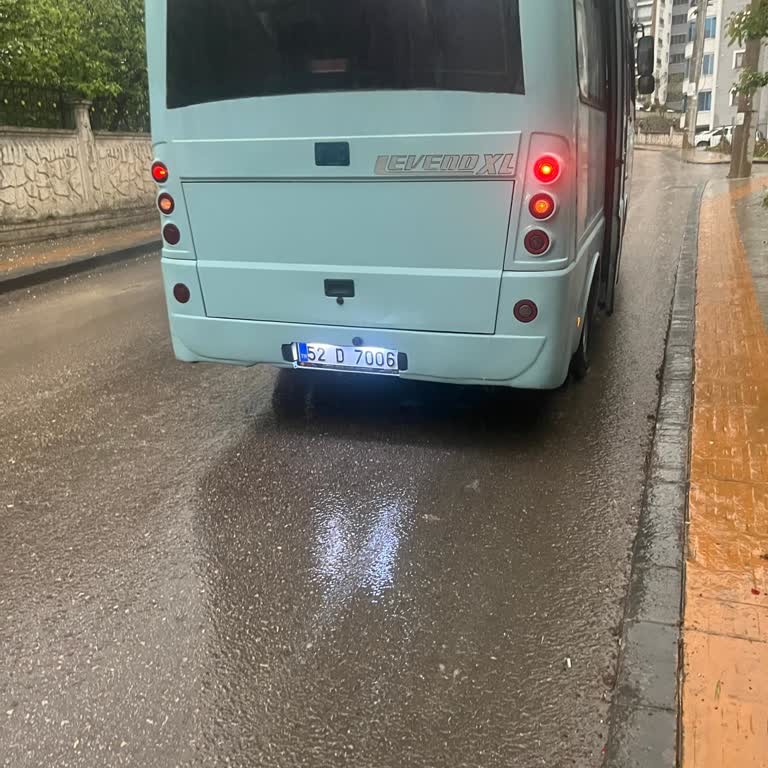 Dolmuş Şoförünün Keyfi Yolcu İndirme Tutumu