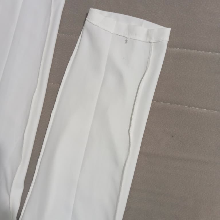 Aldığım Pantolonda Dikiş Hatası Ve Leke Var, Değişim Ücreti Çok Yüksek