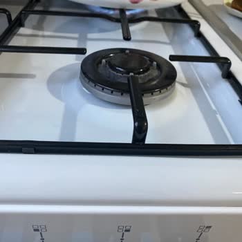 Yeni Alınan Fırınlı Ocakta Büyük Göz Ateşleme Sorunu Ve Servis Yetersizliği