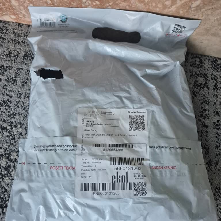 Kargo Paketi Yırtık Ve Bilinçli Hasar Şüphesiyle Teslim Edildi