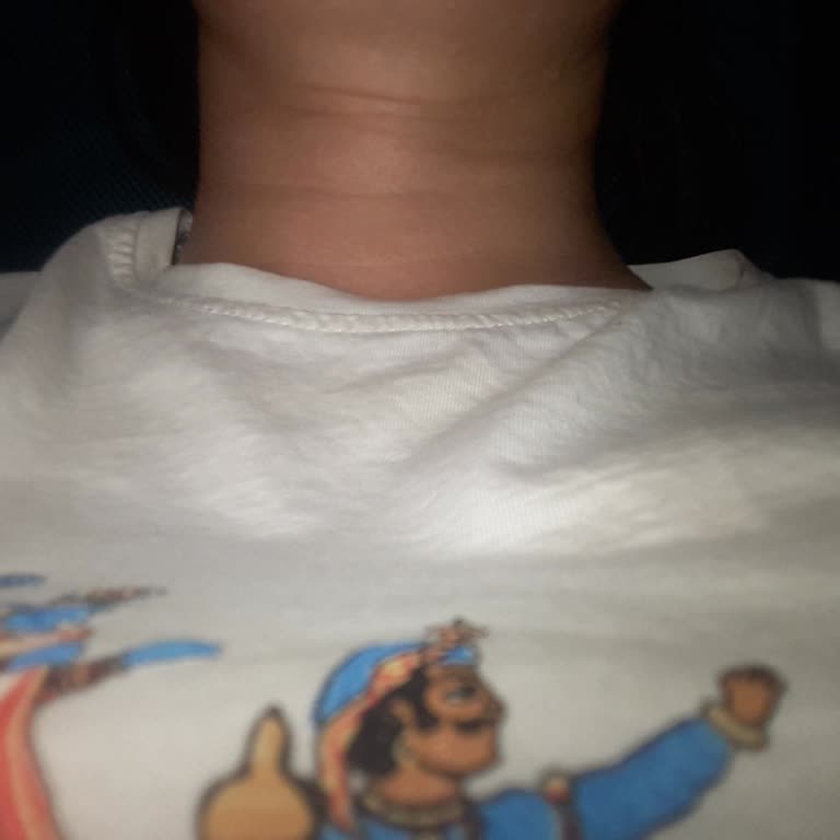 Sosyal Medyadaki Reklamlara Güvenerek Gittiğim Klinikten Zarar Gördüm