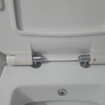 Klozet Menteşesi Kısa Sürede Kırıldı Yedek Parça Bulamıyorum