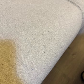 Garanti Süresi Devam Eden Koltuk Takımında Hatalı Kumaş Ve Yetersiz Teknik Servis Yaklaşımı