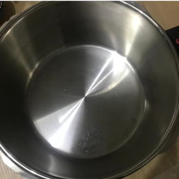 Yeni Alınan Düdüklü Tencerede Pas Lekeleri Ve Servis Sorunu