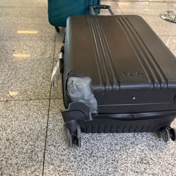 Air Albania Uçuşunda Bavulum Hasar Gördü, Mağduriyetimin Giderilmesini İstiyorum