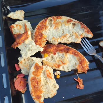 Lezzethane Pizzada Malzeme Eksikliği Ve Kalitesiz İçerik Şaşkınlığı