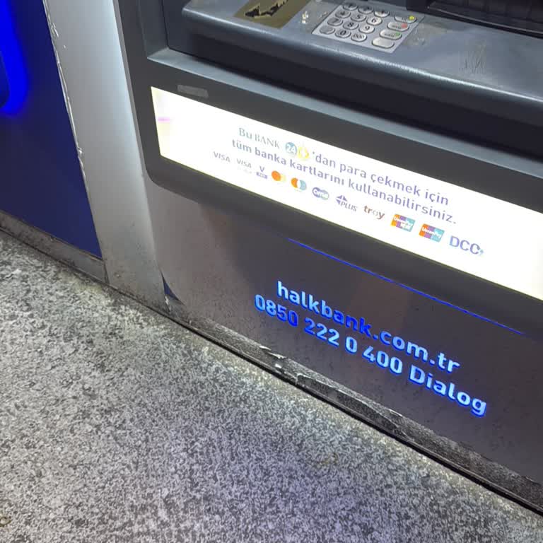 ATM'ye Yatırdığım Paraya El Konuldu, Müşteri Hizmetleri Yardımcı Olmadı