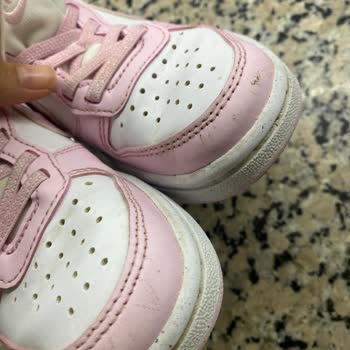 Nike Çocuk Spor Ayakkabısı 2 Haftada Deforme Oldu