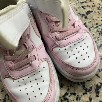 Nike Çocuk Spor Ayakkabısı 2 Haftada Deforme Oldu