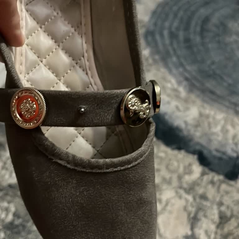 Satın Aldığım Ayakkabının Aksesuarı Hemen Koptu