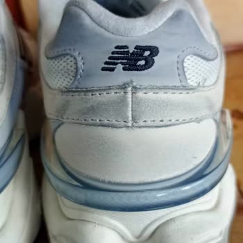 H&M Pants Stained My Shoes—Sold Defective Product Without Warning