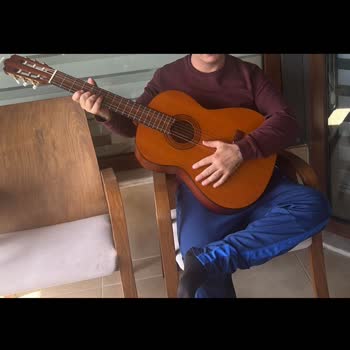 Kırık Gitar Mağduriyeti: Dolap Ve Kargo Şirketi Arasında Kaldım