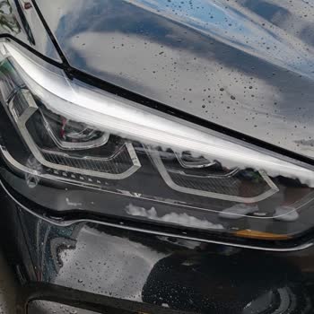 BMW X1 Ön Kaputtan Su Sızıyor, Elektrik Ve Farlar Tehlikede