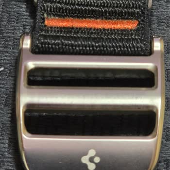 Spigen Saat Kayışında Kısa Sürede Deformasyon Yaşadım