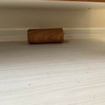 Mobilya Teslimatında Kırık Ve Eksik Parçalar, İlgisiz Müşteri Hizmeti