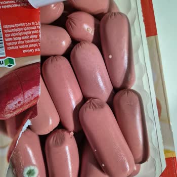 Son Tüketim Tarihi Geçmemiş Sosisin Küflü Çıkması Şok Etti