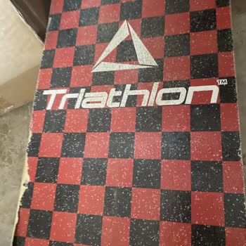 Triathlon Marka Kaykayın Üst Yüzeyi İlk Kullanımda Soyulmaya Başladı