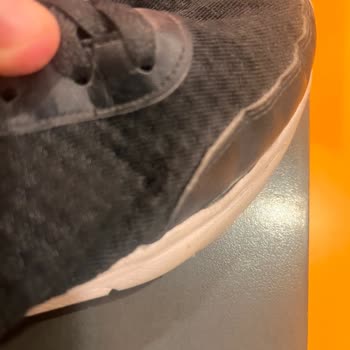 Kısa Sürede Yıpranan Çocuk Ayakkabısı Ve İlgisiz Mağaza Deneyimi