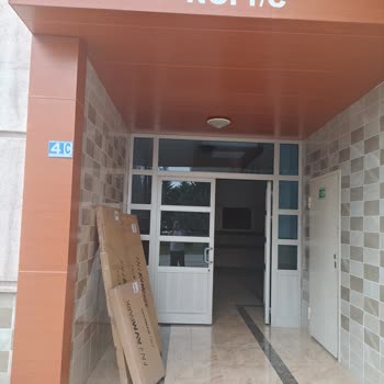 Teslimat Sözünde Durulmadı: Yaşlı Anneme Kiler Dolabı Apartman Kapısında Bırakıldı