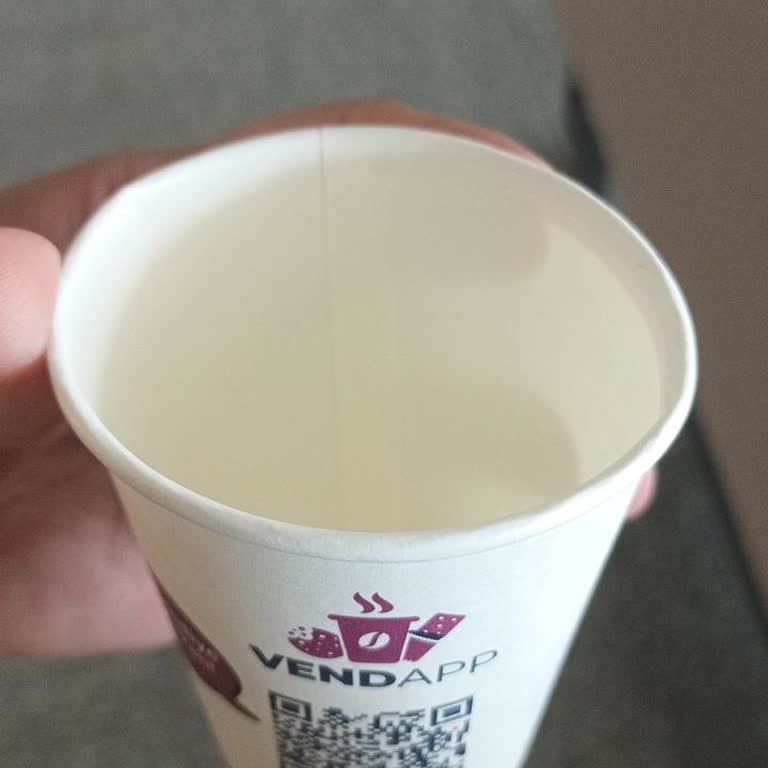 Kahve Makinesi Para Alıp Sadece Bardak Veriyor