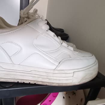 Kısa Sürede Deforme Olan Ve Rahatsızlık Veren Ayakkabı İçin Yardım Talebi