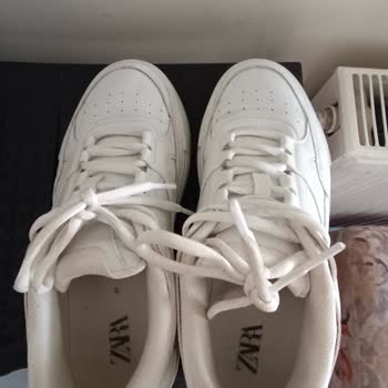 Kısa Sürede Deforme Olan Ve Rahatsızlık Veren Ayakkabı İçin Yardım Talebi