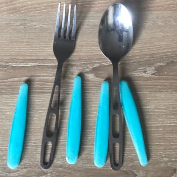 Karaca Züccaciye Çatal Kaşıklarda Kısa Sürede Renkli Kısımlar Ayrıldı, Mağdur Oldum!