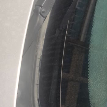 BMW F30 Ön Cam Izgara Bakaliti Hızla Deforme Oldu, Parça Değişimi İstiyorum