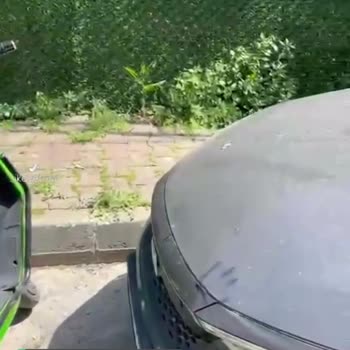 Martı Motor Arabamın Üstüne Devrilmiş