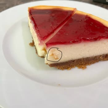 Frambuazlı Cheesecake İçinden Kirpik Kılı Çıktı, Hijyen Büyük Sorun