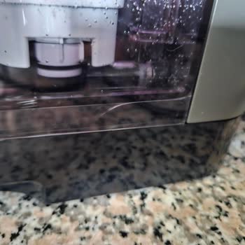 Yeni Alınan Kahve Makinesinin Su Haznesinde Çatlak Var