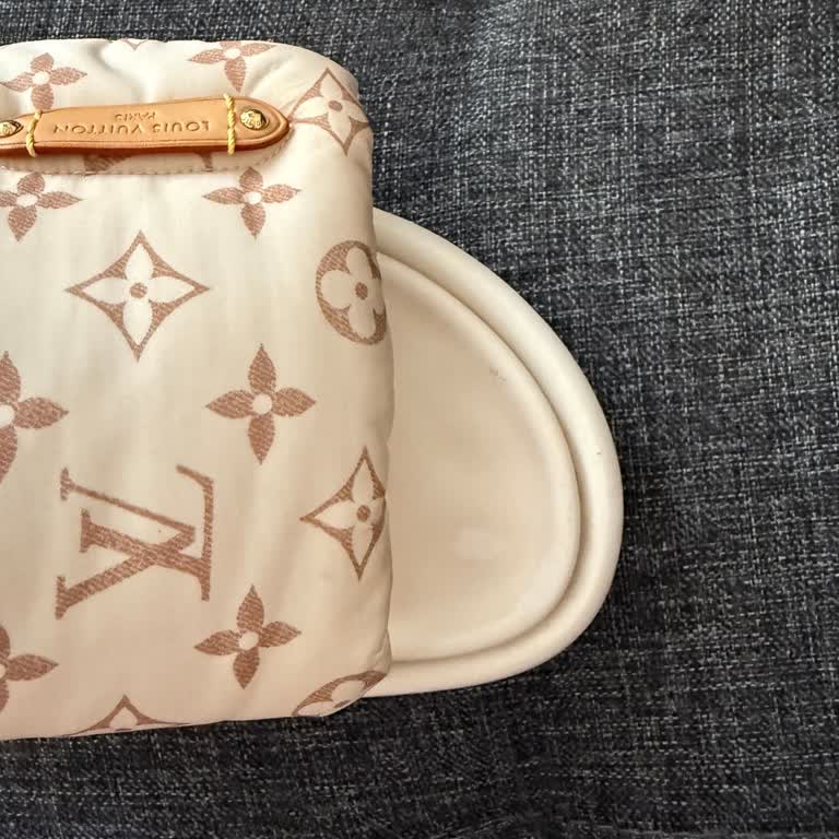 Aldığım Terliğin Derisi Kısa Sürede Soyuldu, Mağaza Kullanıcı Hatası Dedi