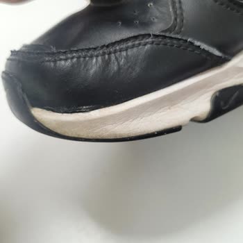 Nike Ayakkabının Tabanı Açıldı, Garanti Kabul Etmedi