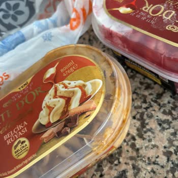 Erimiş Dondurma Ve Eksik Para İadesi Mağduriyeti