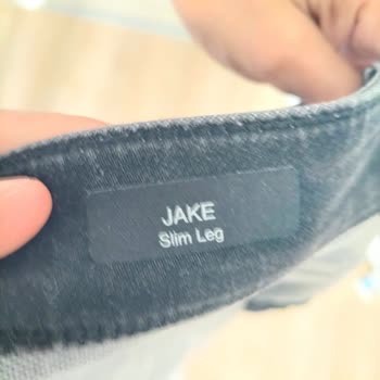 Kısa Sürede Yırtılan Pantolon Ve İlgisiz Müşteri Hizmeti