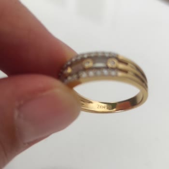 Garantili Yüzüğümün Taşı Düştü, Sertifika Olmadığı İçin Tamir Edilmiyor