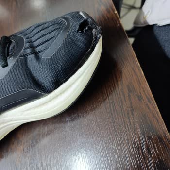 Garanti Kapsamındaki Ayakkabımda Yırtılma Var Ama İşlem Yapılmıyor